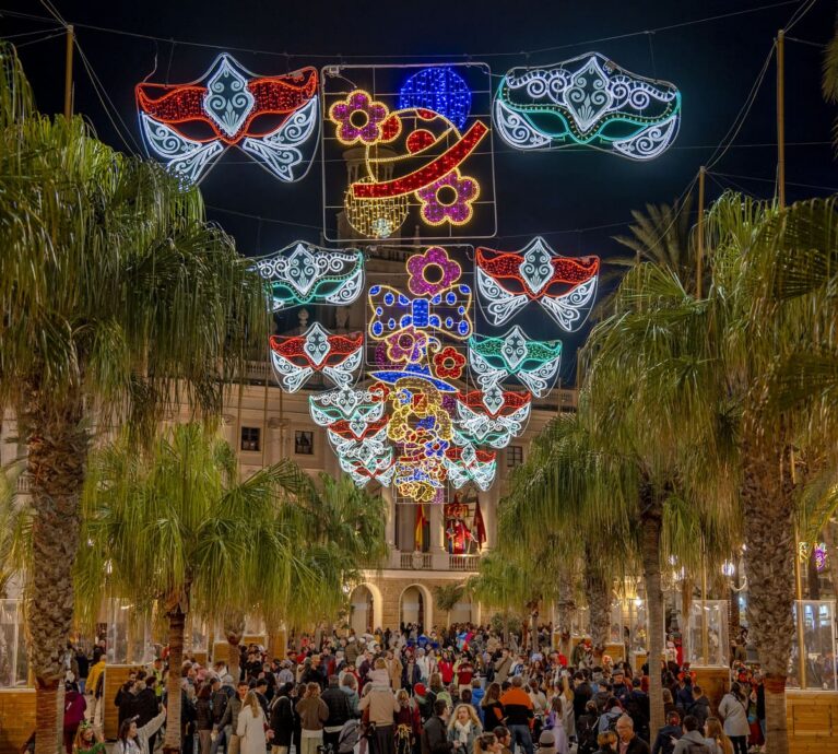 Montaje de luces para Carnaval